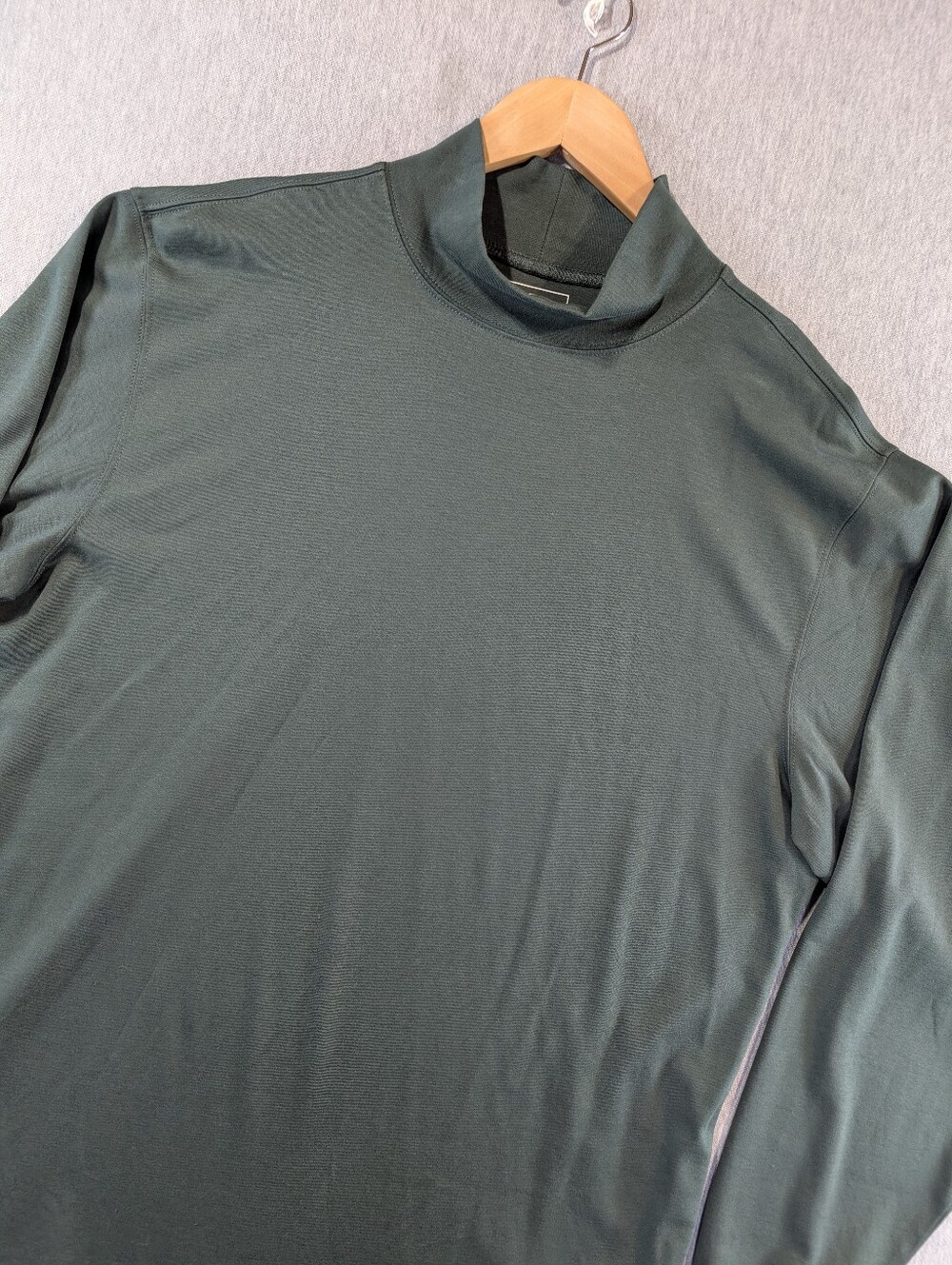 L.L. Bean Mock Neck Tee Shirt Men's Large Dark Green Long Sleeve